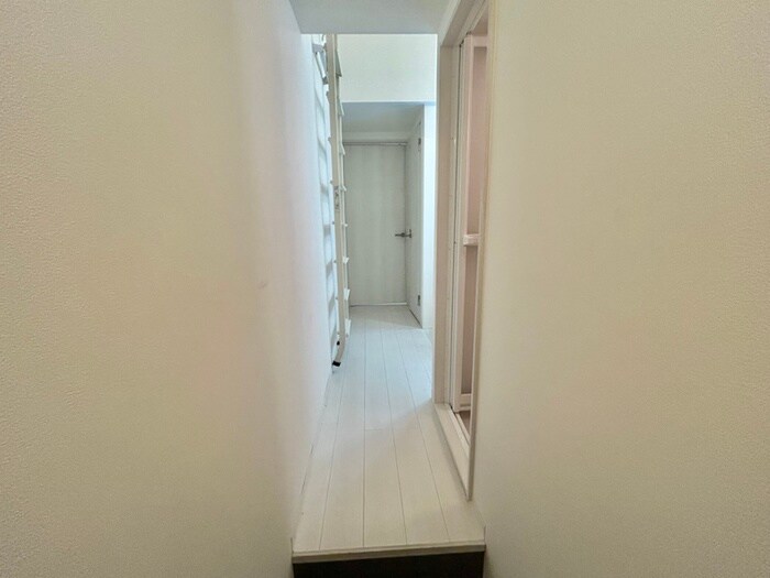 物件内観写真9　(廊下)