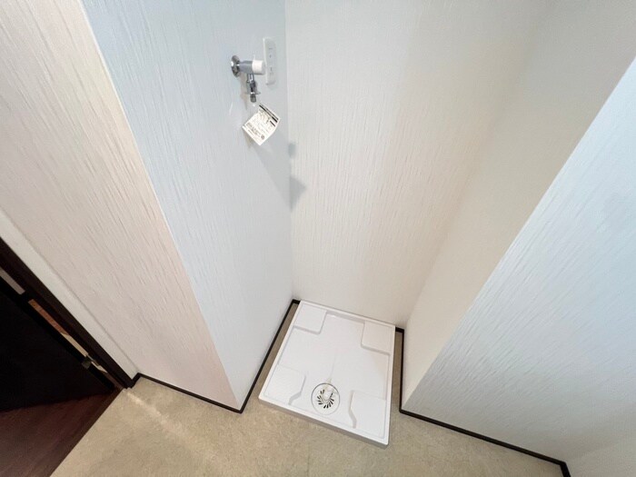 物件内観写真10　(洗濯機置場)