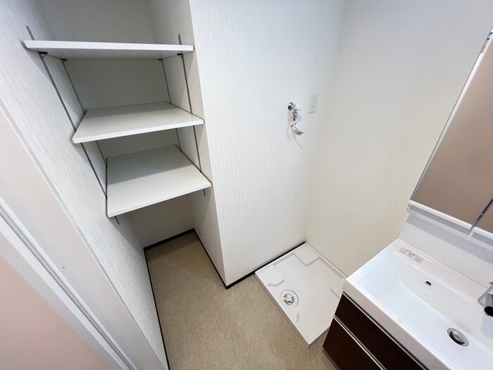 物件内観写真14　(洗濯機置場)