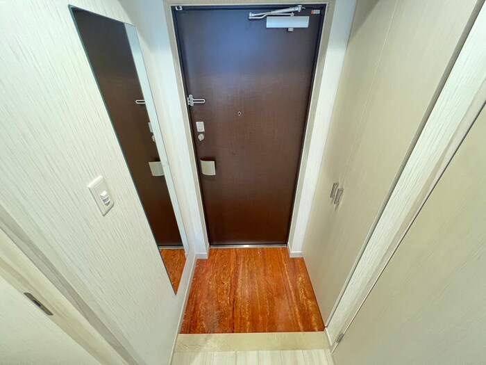 物件内観写真16　(玄関)