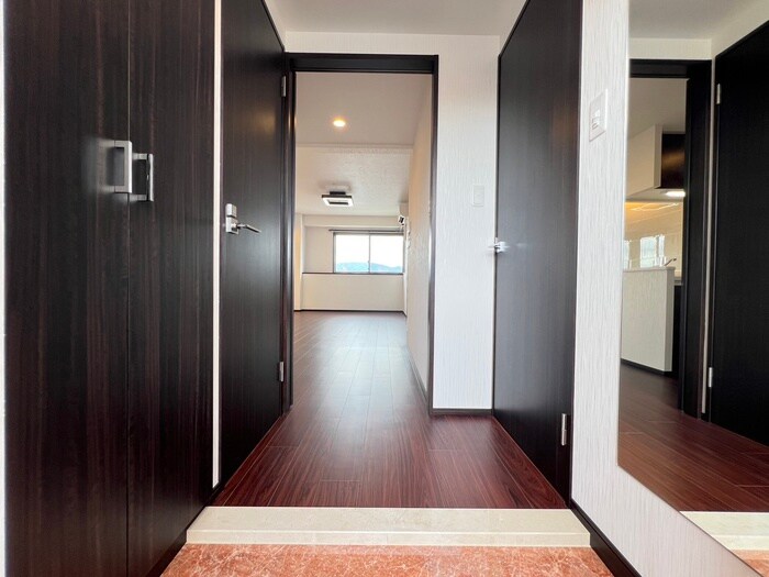 物件内観写真16　(廊下)
