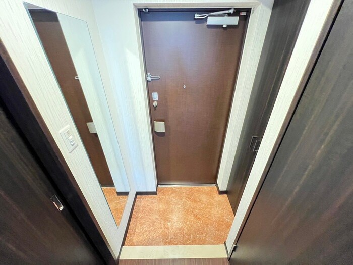 物件内観写真17　(玄関)