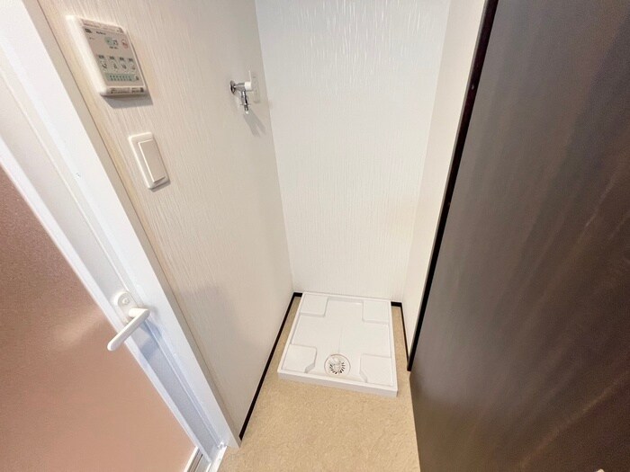 物件内観写真18　(洗濯機置場)