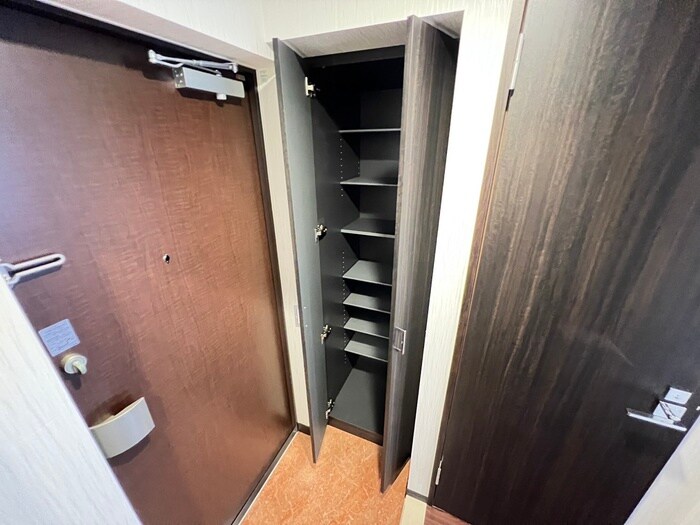 物件内観写真18　(靴箱)