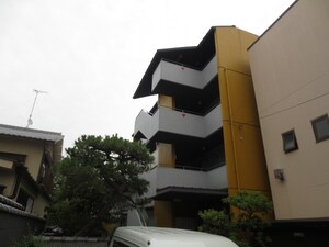 ベルメゾン丸松外観写真