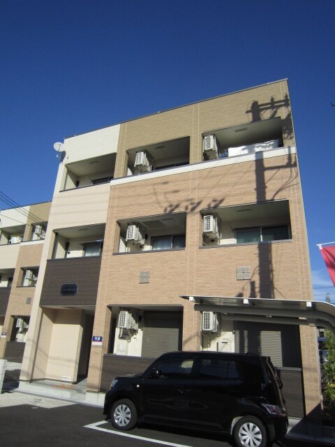 物件外観写真2　(駐車場)