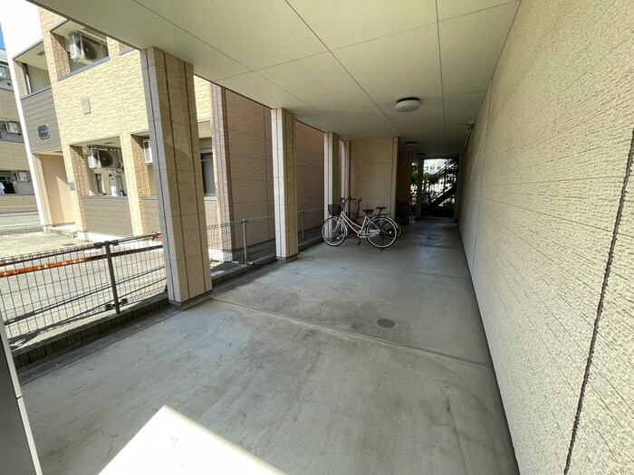 物件外観写真5　(駐輪場)