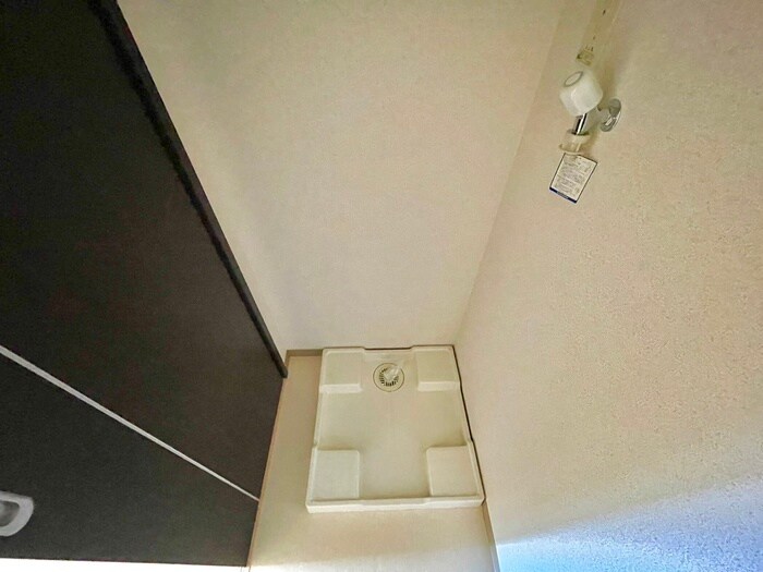 物件内観写真17　(洗濯機置場)