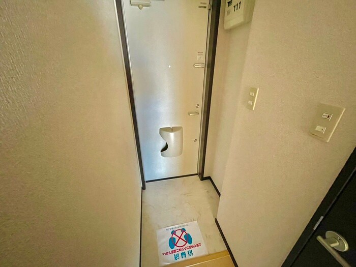 物件内観写真18　(玄関)