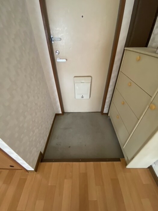 物件内観写真15　(玄関)