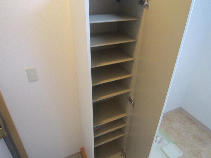 物件内観写真11　(収納)