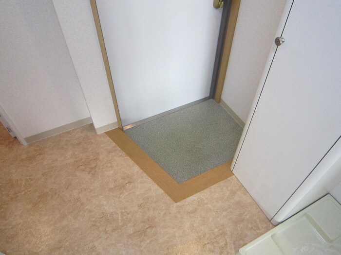 物件内観写真15　(玄関)
