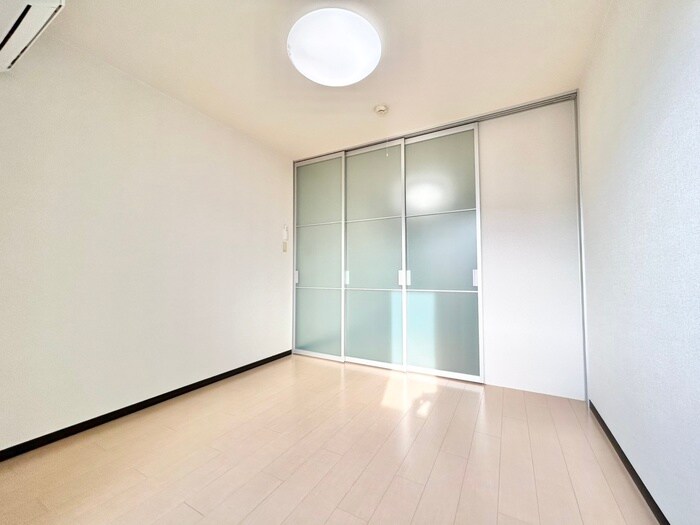 物件内観写真6　(居室)