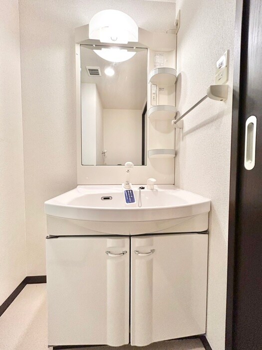 物件内観写真8　(洗面)