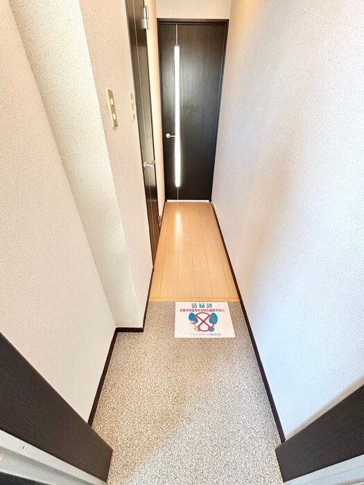 物件内観写真12　(玄関)