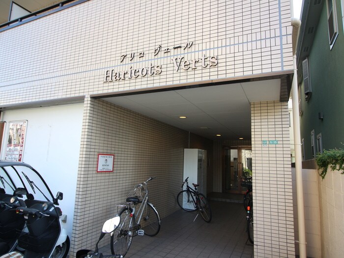 物件外観写真3　(エントランス部分)