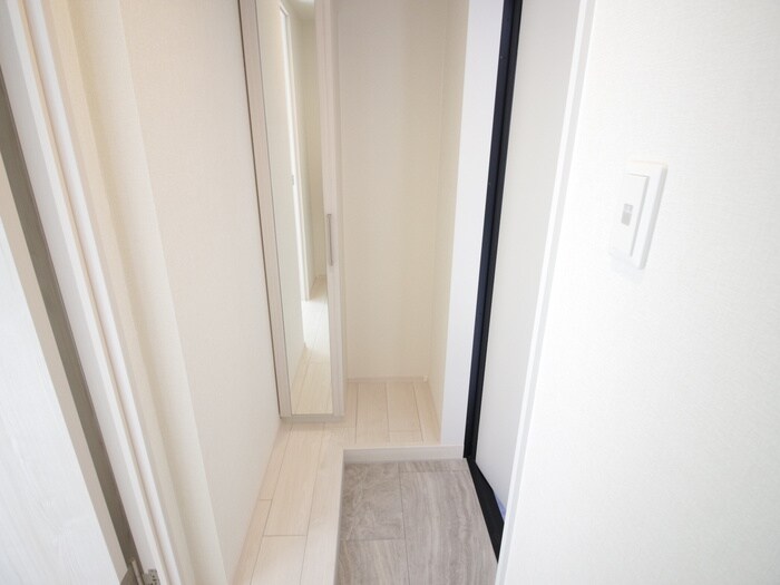 物件内観写真16　(玄関)