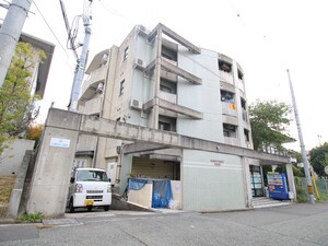 EASY・BOX・稲外観写真
