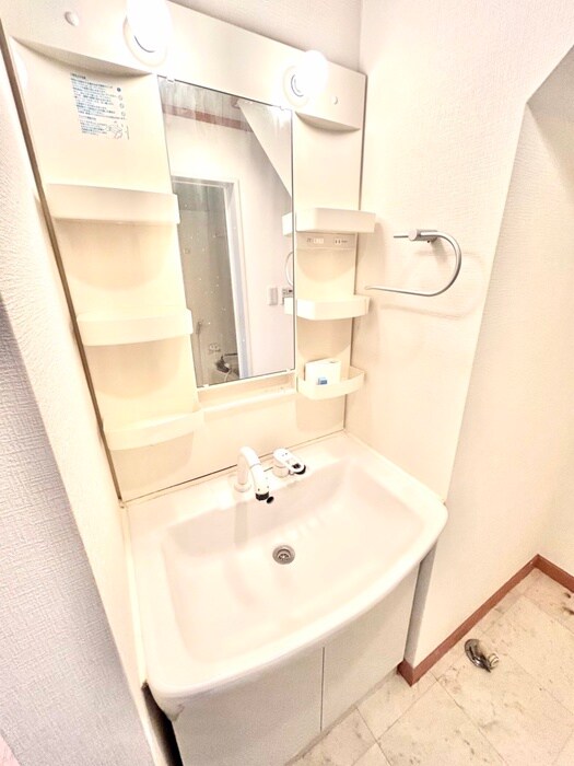 物件内観写真8　(洗面)