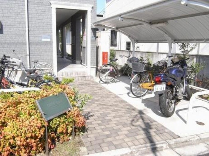 物件外観写真6　(駐輪場)