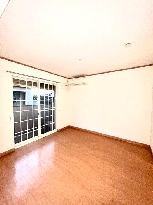 物件内観写真13　(居室)