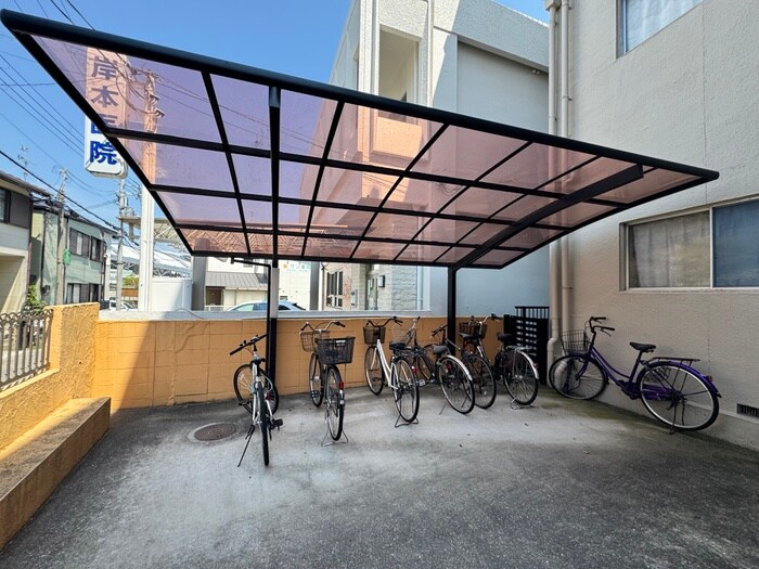 物件外観写真5　(駐輪場)