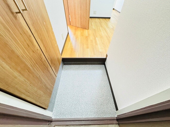 物件内観写真17　(玄関)