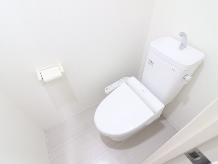 物件内観写真8　(トイレ)