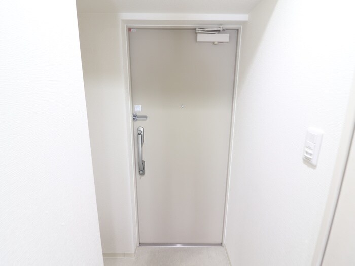 物件内観写真11　(玄関)