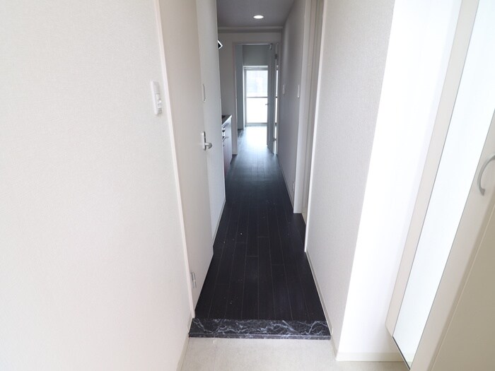物件内観写真16　(廊下)