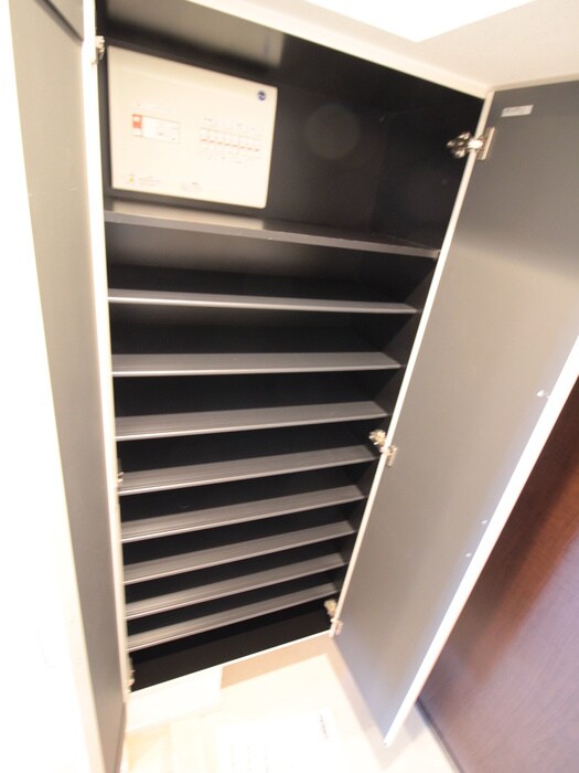 物件内観写真8　(靴箱)