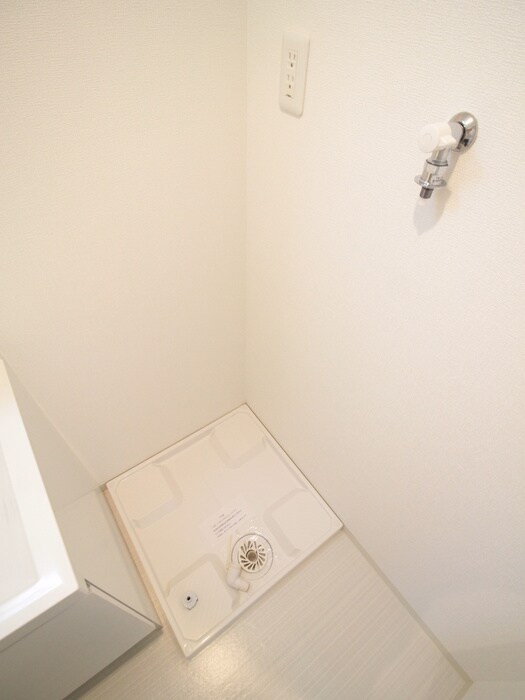 物件内観写真16　(洗濯機置場)