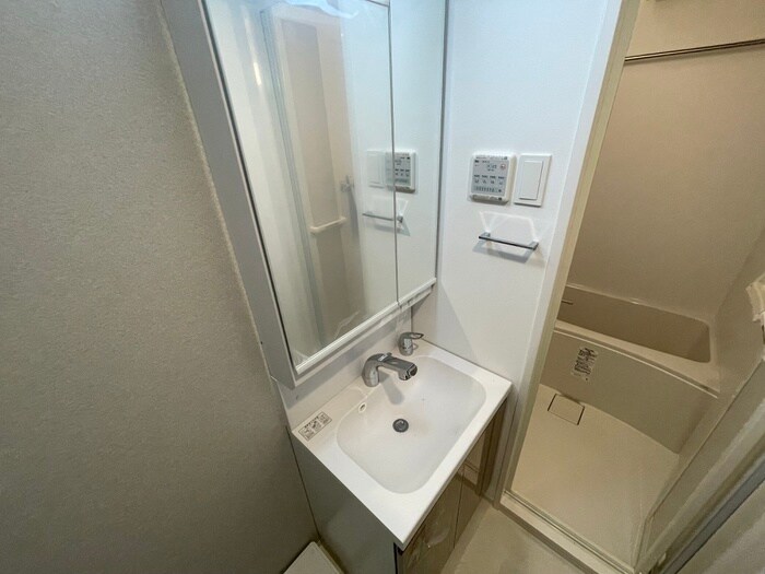 物件内観写真12　(洗面)