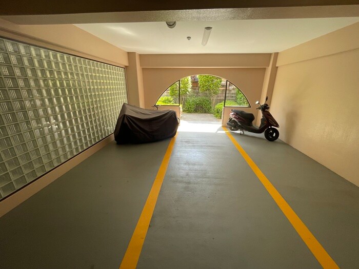 物件外観写真4　(駐輪場)