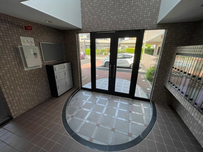 物件外観写真5　(エントランス部分)