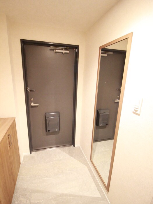 物件内観写真7　(玄関)