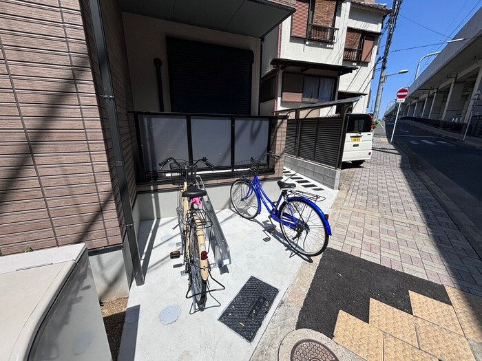 物件外観写真3　(駐輪場)