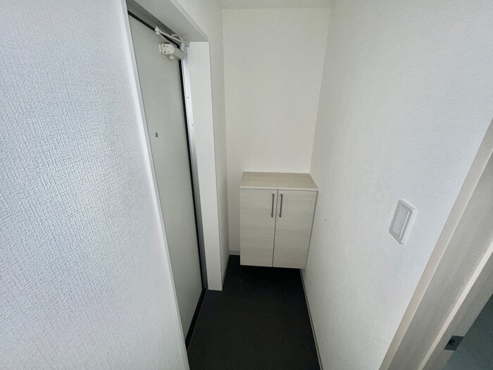 物件内観写真16　(玄関)