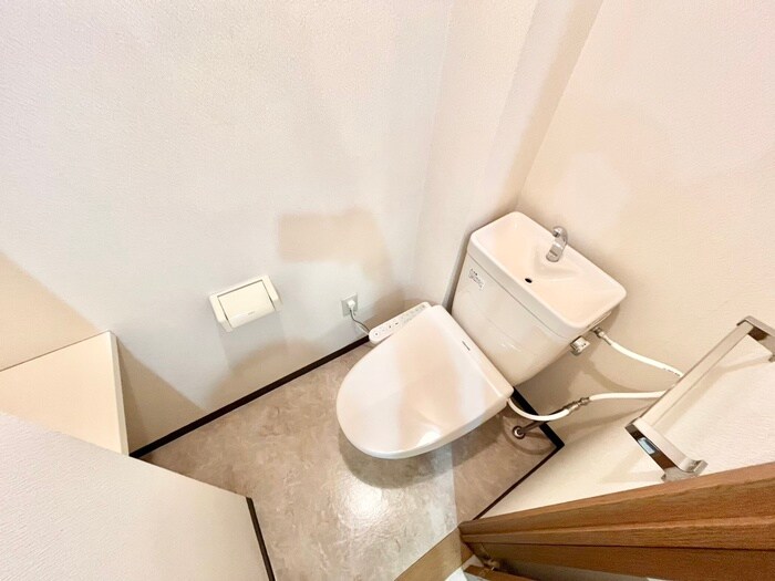 物件内観写真12　(トイレ)