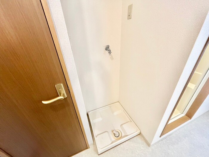 物件内観写真13　(洗濯機置場)