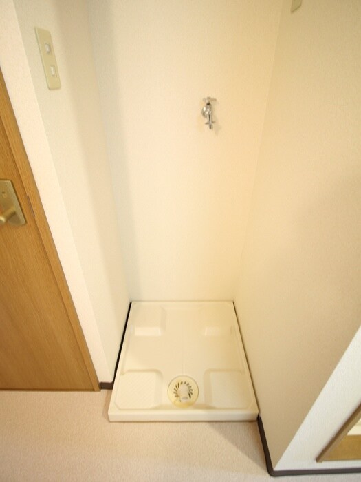 物件内観写真13　(洗濯機置場)