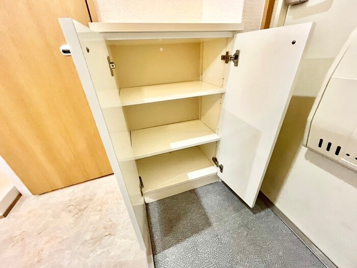 物件内観写真15　(靴箱)