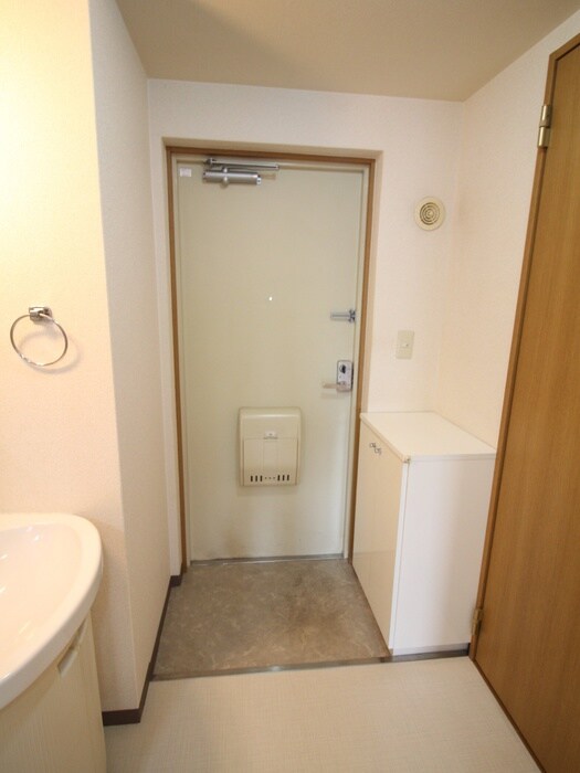 物件内観写真17　(玄関)