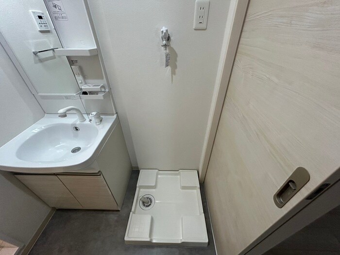 物件内観写真18　(洗濯機置場)