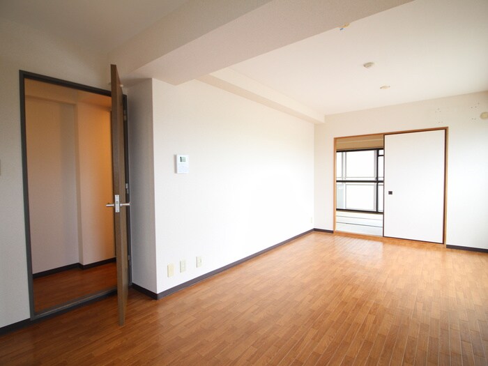 物件内観写真8　(居室)