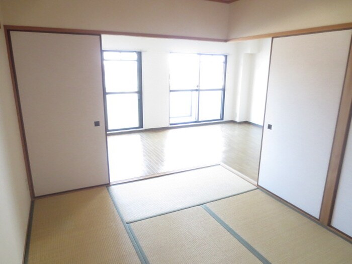 物件内観写真9　(居室)