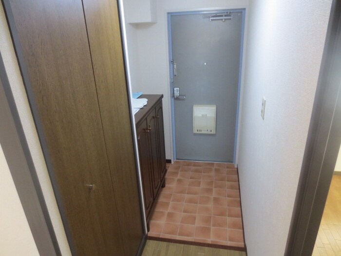 物件内観写真15　(玄関)