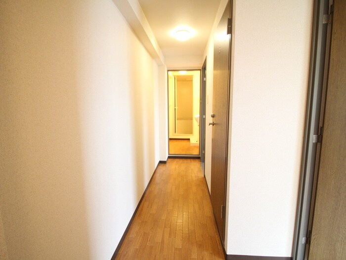 物件内観写真17　(廊下)