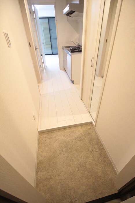 物件内観写真7　(玄関)