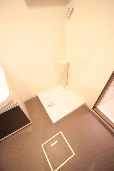 物件内観写真10　(洗濯機置場)